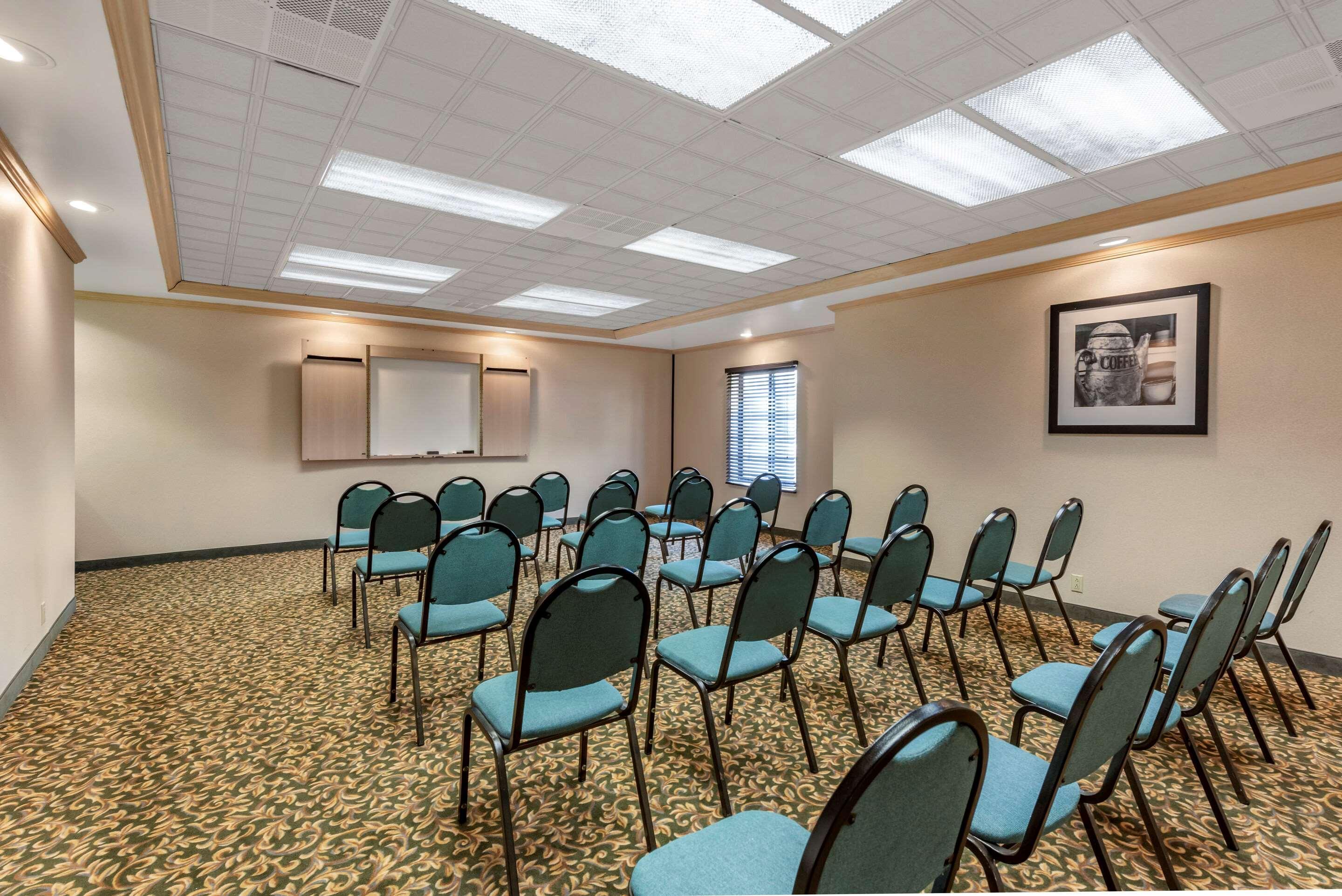 Comfort Inn & Suites Warsaw Near Us-30 Kültér fotó